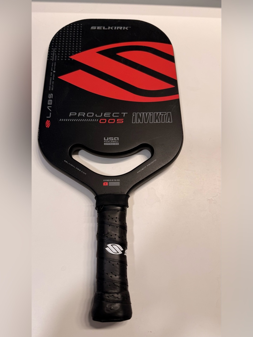 Selkirk Labs Project 005 Invicta Pickleball Paddle - Black & Red